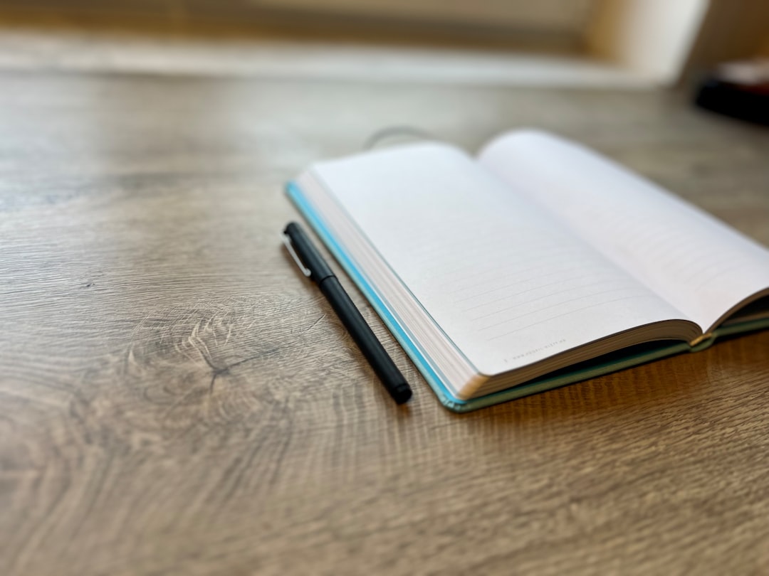 L'atelier d'écriture de Margaux Delacroix — stylo sur carnet